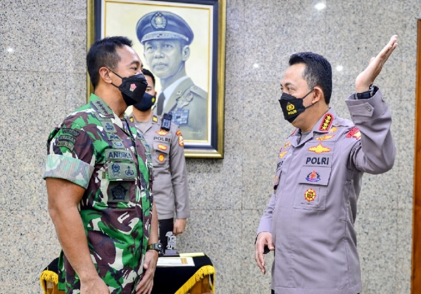 Kapolri Jenderal Listyo Sigit Prabowo mengelar pertemuan dengan Panglima TNI Jenderal Andika Perkasa. (Foto: PMJ News).