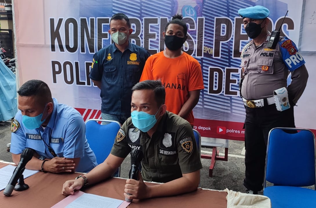 Polres Metro Depok mengamankan seorang atlet MMA yang diduga terlibat kasus pengeroyokan. (Foto: PMJ News)