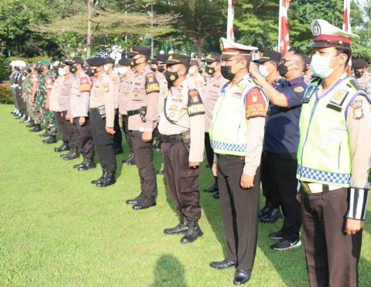 Aparat gabungan siap mengamankan 135 gereja di Jakarta Barat. (Foto: PMJ News)