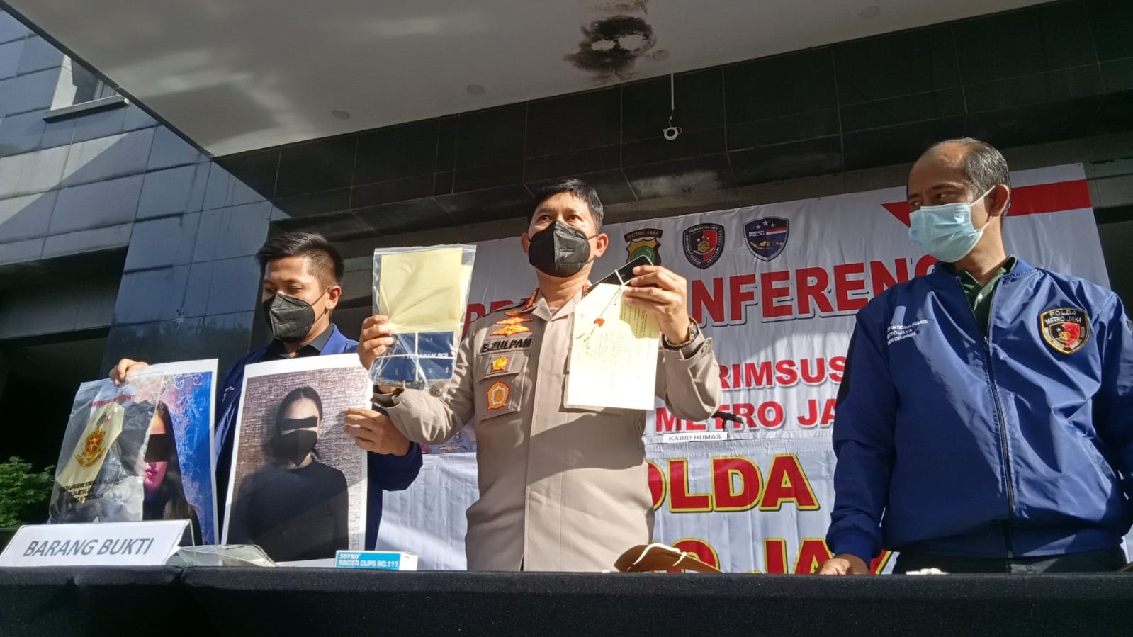 Kabid Humas Polda Metro Jaya, Kombes Pol Endra Zulpan dalam keterangan persnya. (Foto: PMJ News/ Yeni). 
