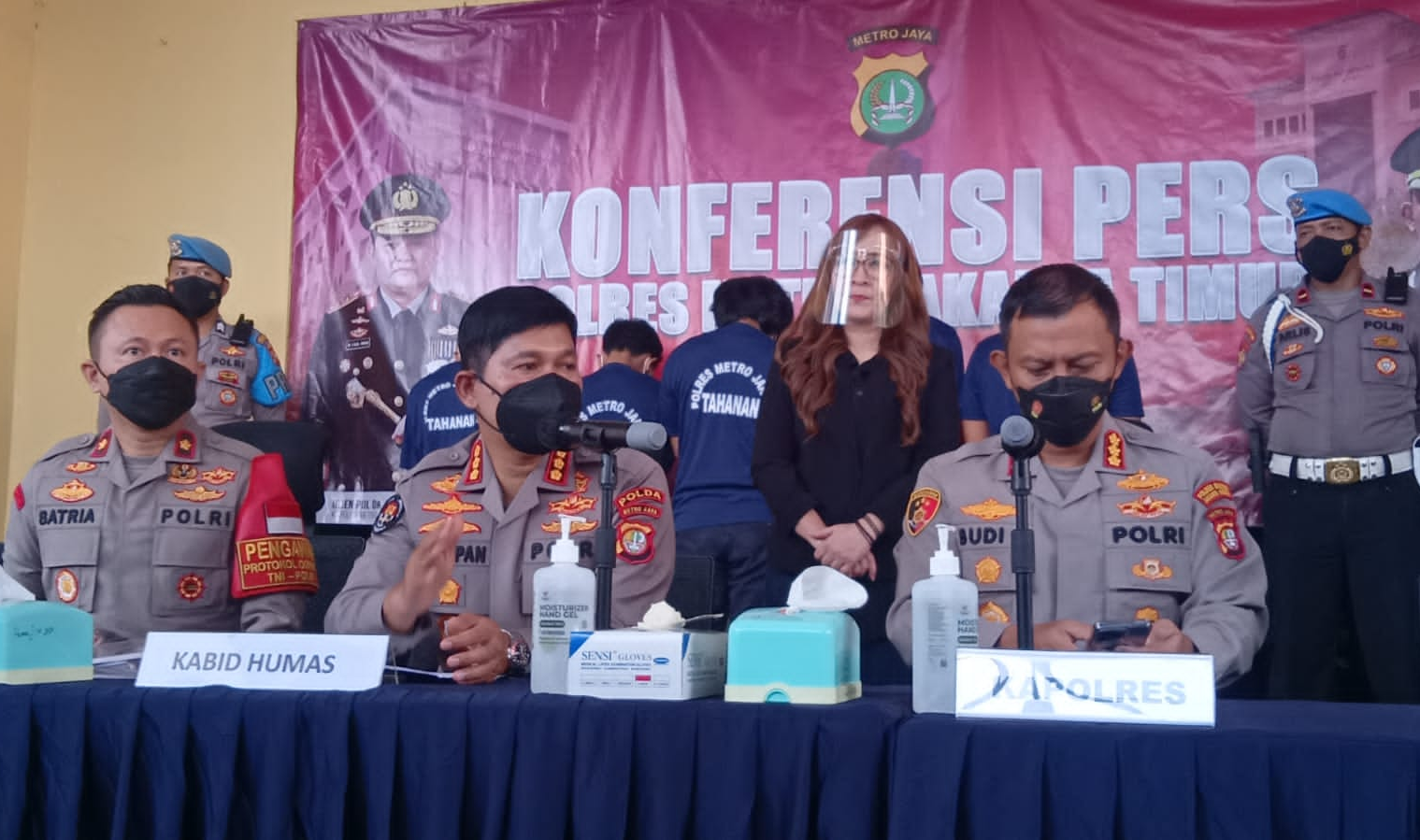 Kabid Humas Polda Metro Jaya, Kombes Pol Endra Zulpan saat rilis kasus pengeroyokan di Jaktim. (Foto: PMJ News/Yeni)