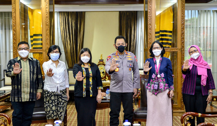 Kapolri Jenderal Listyo Sigit Prabowo menerima audiensi Komnas Perempuan di Mabes Polri. (Foto: PMJ News)
