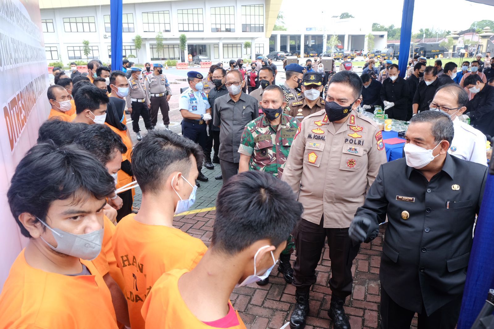 Acara pemusnahan barang bukti narkoba di Mapolda Riau. (Foto: PMJ News). 