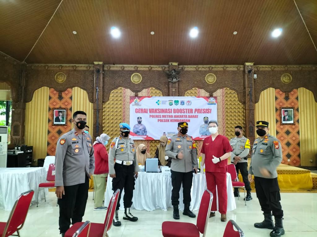 Polsek Kembangan bersama Yaskum Indonesia memulai buka pelayanan vaksinasi Covid-19. (Foto: PMJ News). 