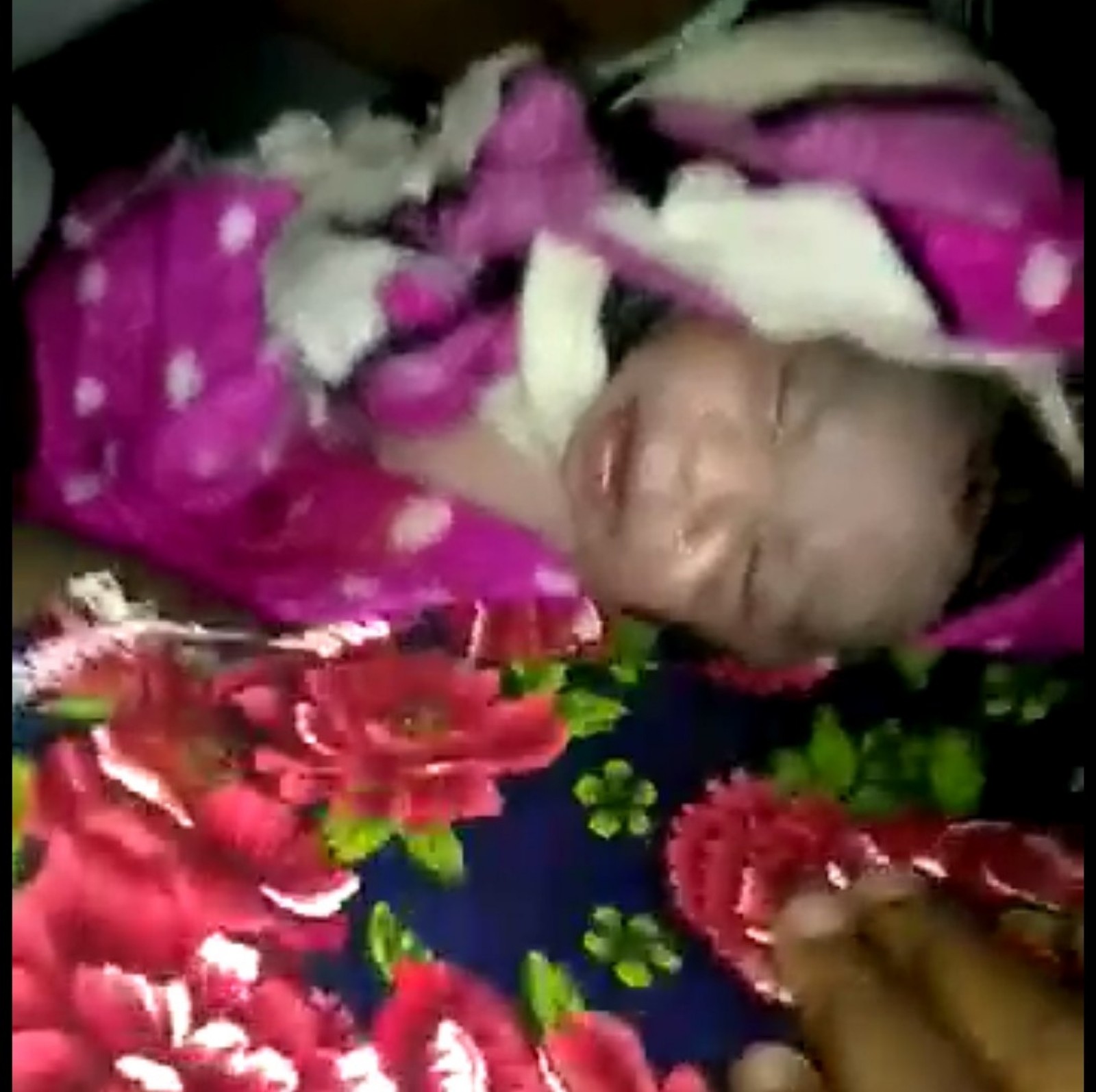 Bayi yang lahir selamat di tengah perjalanan. (Foto: PMJ News)