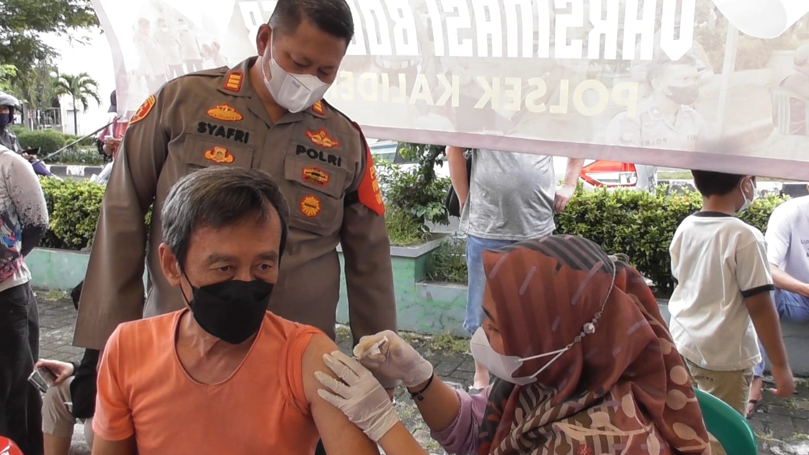 Polsek Kalideres Jakarta Barat melaksanakan kegiatan vaksinasi booster. (Foto: PMJ News).