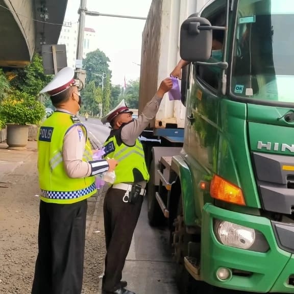 Operasi Keselamatan Jaya yang dilakukan Satlantas Jakbar. (Foto: PMJ News). 