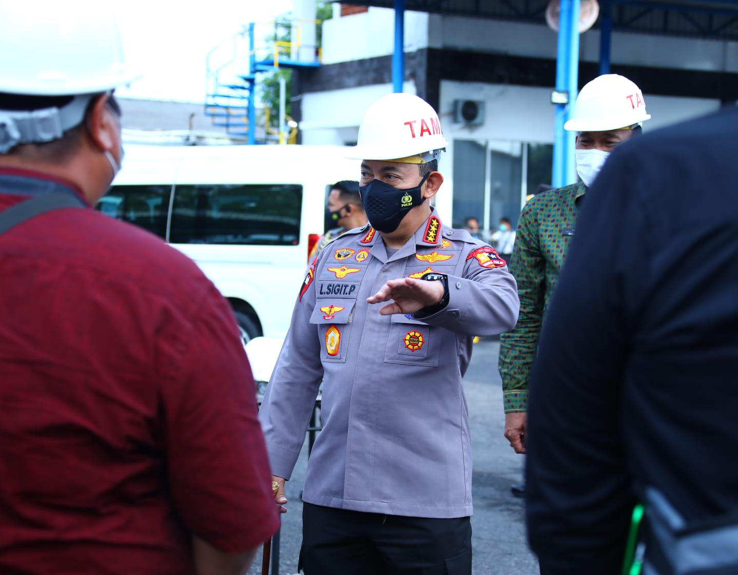 Kapolri Jenderal Polisi Listyo Sigit Prabowo meninjau langsung pabrik minyak goreng PT Sawit Tunggal Arta Raya (STAR) Bali. (Foto: PMJ News). 