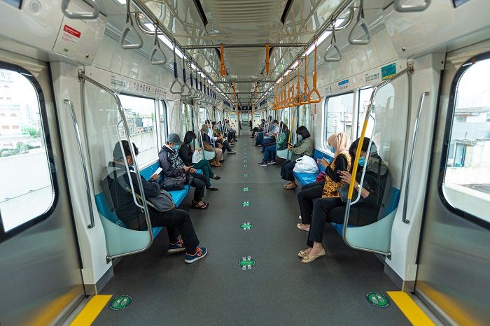 Penumpang MRT Jakarta. (Foto: Dok Net)