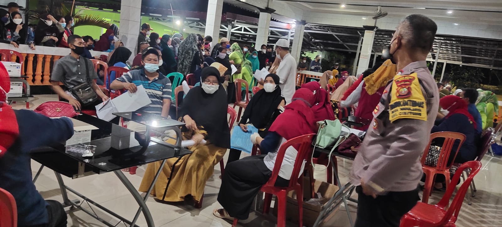 Polsek Cikarang Barat menggelar Vaksinasi Booster Merdeka Presisi. (Foto: PMJ News)