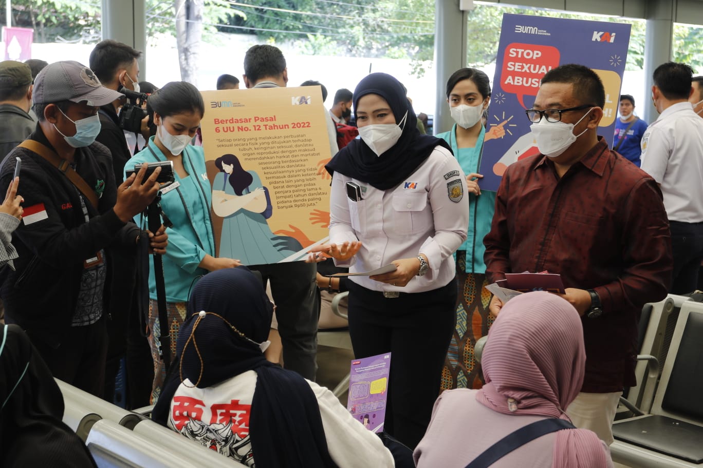 Daop1 Jakarta melakukan kegiatan kampanye bersama Komnas Perempuan. (Foto: PMJ News). 