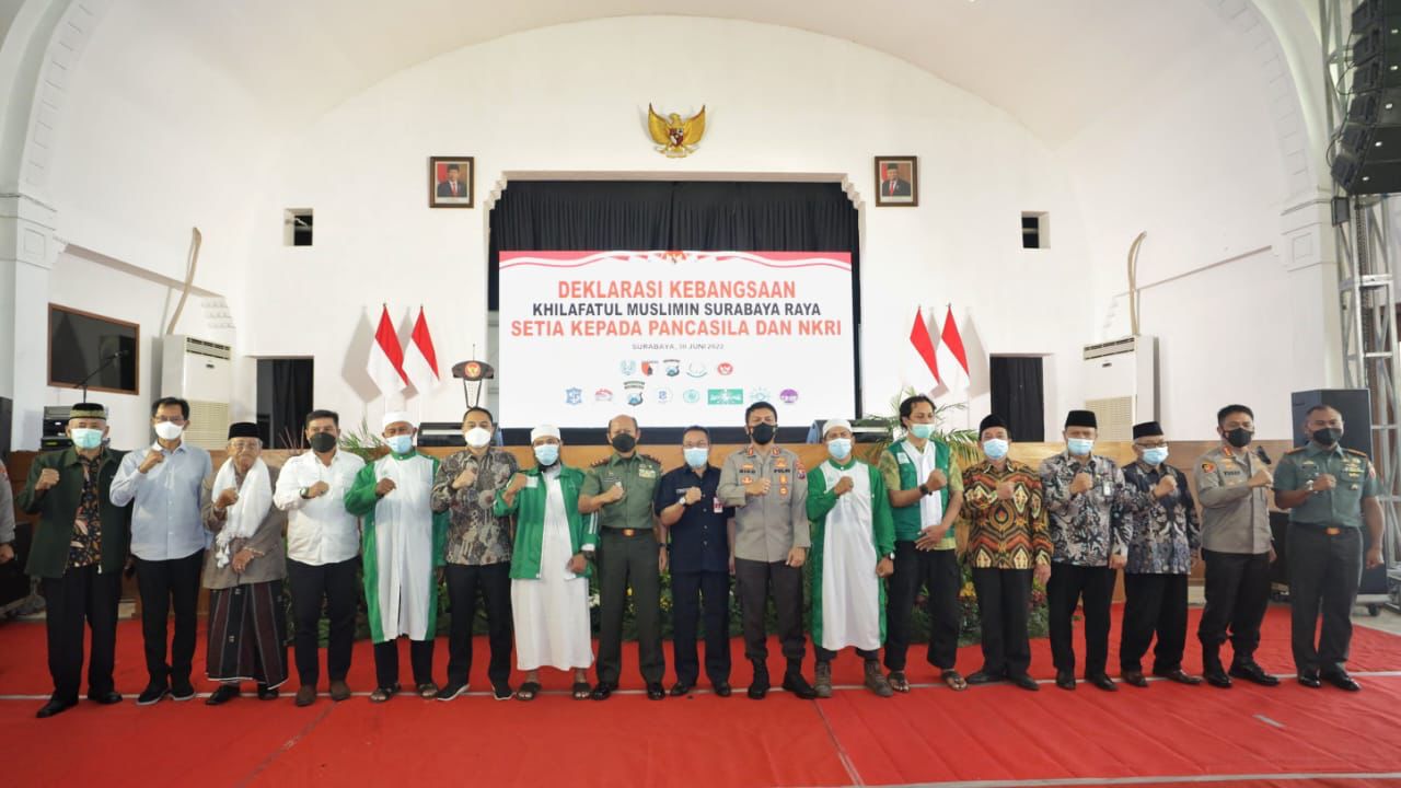 Khilafatul Muslimin Surabaya deklarasikan untuk setia kepada Pancasila dan NKRI. (Foto: PMJ News)
