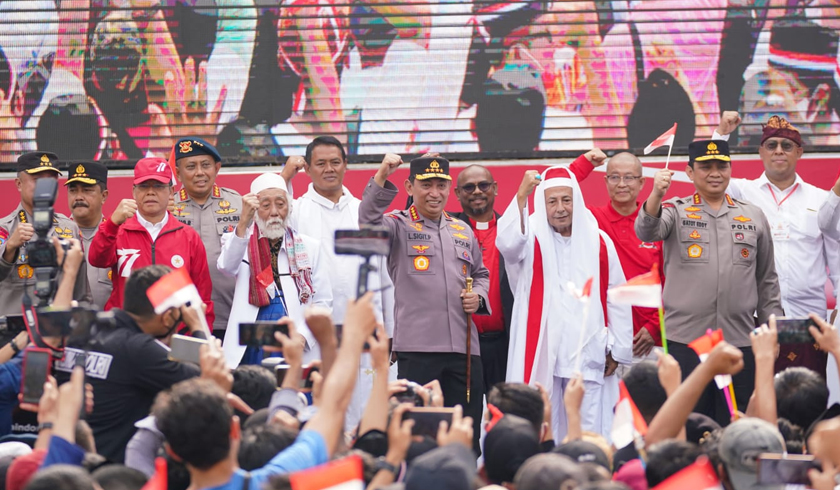Kapolri Jenderal Listyo Sigit Prabowo saat acara Kirab Merah Putih. (Foto: PMJ News)