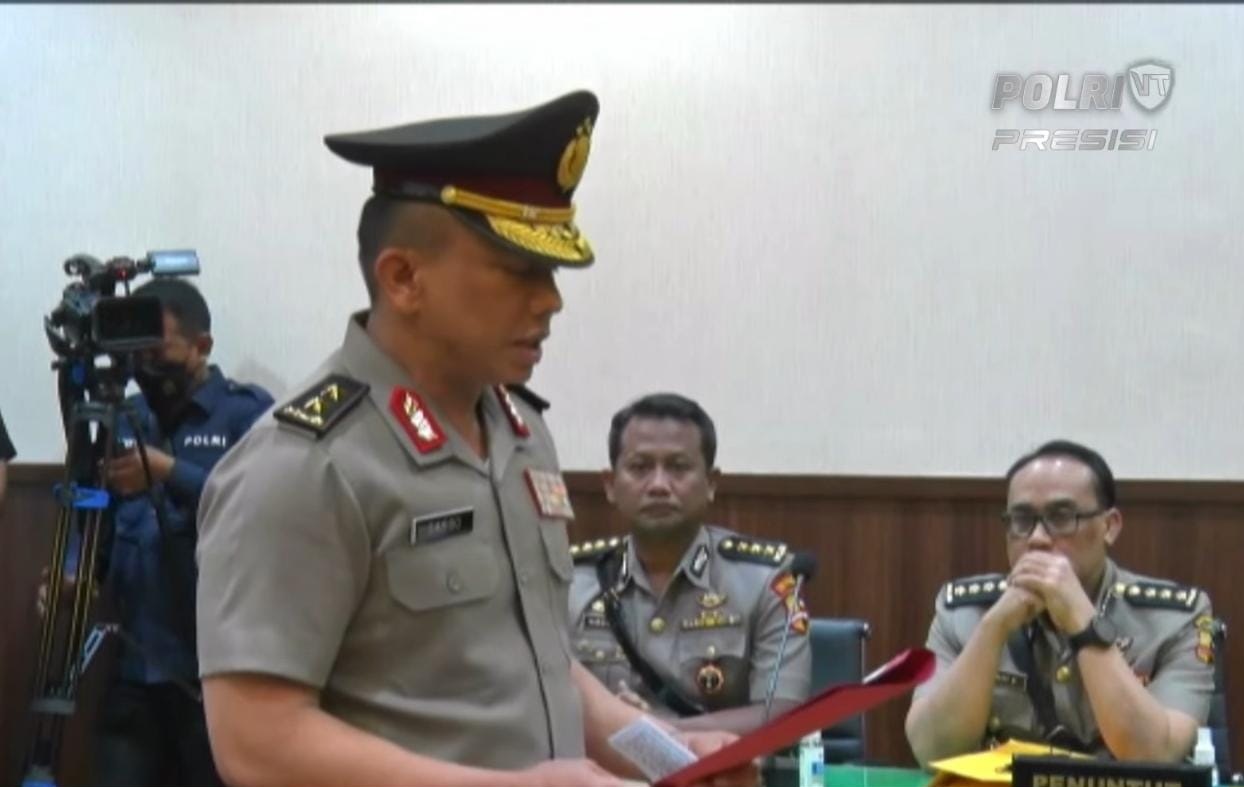 Irjen Pol Ferdy Sambo menghadiri sidang kode etik dengan mengenakan seragam Polri lengkap. (Foto: PMJ News/Polri TV)