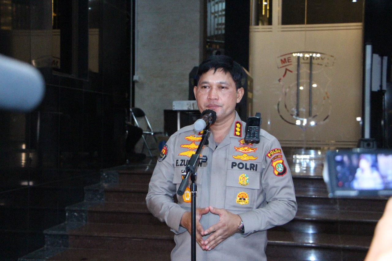 Kabid Humas Polda Metro Jaya, Kombers Pol Endra Zulpan saat memberikan keterangan pers. (Foto: PMJ News/Fajar)