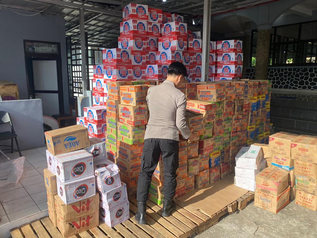Distribusi logistik untuk korban gempa. (Foto: PMJ News)