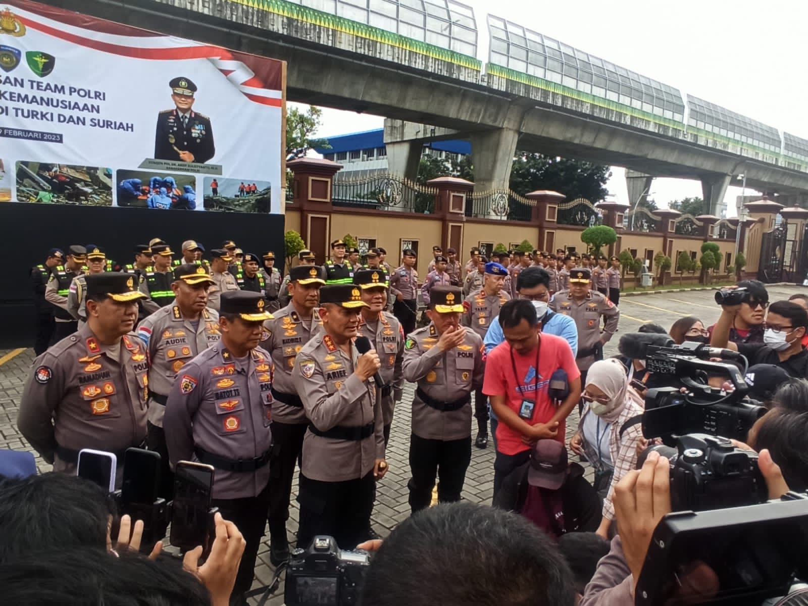 Keterangan Kabaharkam Polri Komjen Pol Arief Sulistyanto dan jajarannnya. (Foto: PMJ News)