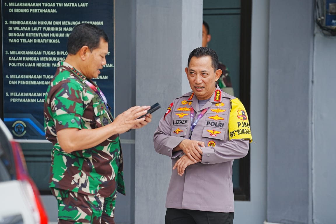 Kapolri Jenderal Listyo Sigit Prabowo bersama Panglima TNI. (Foto: PMJ News)