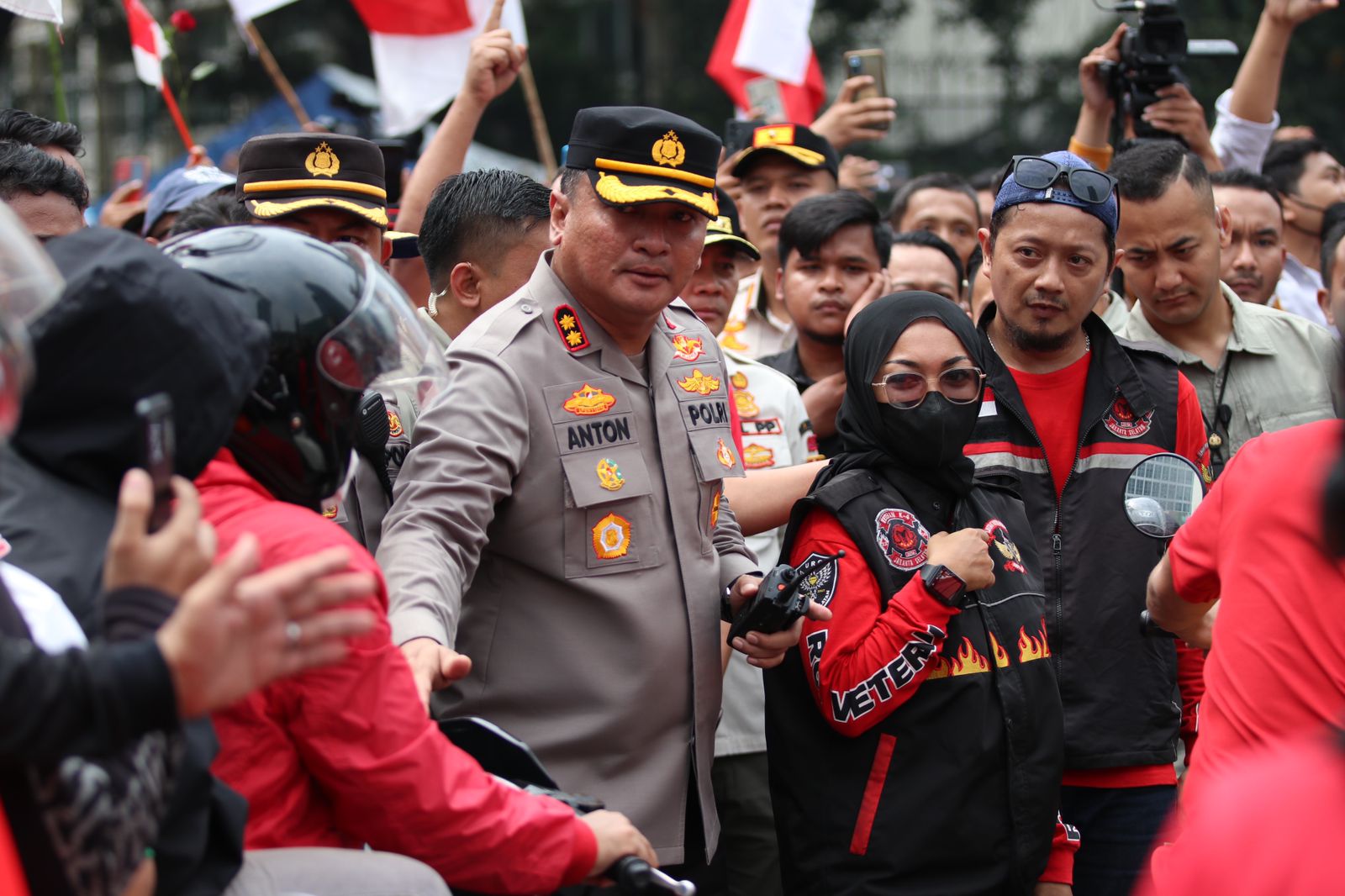 Pengamanan arak-arakan atlet SEA Games dan Timnas Indonesia oleh jajaran Polres Jakpus. (Foto: PMJ News)
