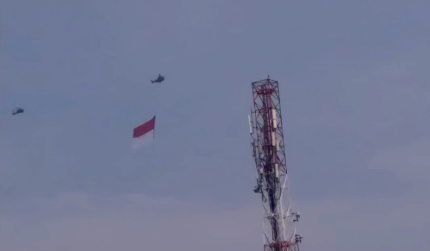 Aksi akrobatik pesawat tempur dan helikopter turut memeriahkan rangkaian upacara HUT Kemerdekaan ke-78 RI. (Foto: PMJ News/Hadi)