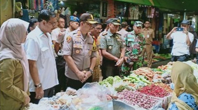 Pasar tradisional boleh dibuka selama PPKM Level 3 Jakarta. (Foto: Dok PMJ). 