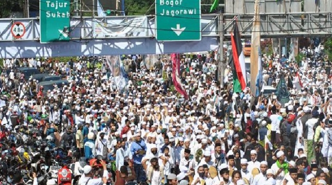 Kerumunan yang terjadi beberapa waktu lalu di Megamendung, Bogor, Jawa Barat. (Foto: PMJ News/Dok Net).