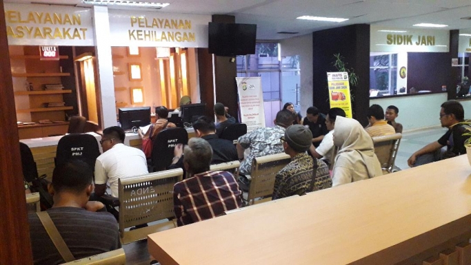 Pengurusan STNK dan pajak kendaraan bermotor. (Foto: PMJ News).