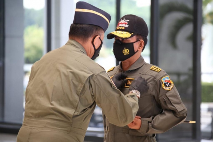 Kapolri Jenderal Idham Azis raih penghargaan. (Foto : PMJ). 