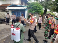 Wakapolres Metro Jakarta Barat AKBP Dr Bismo Teguh Prakoso  beserta jajarannya pantau langsung Kampung Tangguh Jaya di Tanjung Duren. (Foto: PMJ News) 