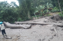 Banjir bandang menerjang kawasan Gunung Mas, Kecamatan Cisarua, Kabupaten Bogor. (Foto: PMJ News/Istimewa).