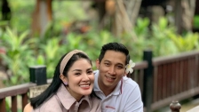 Nindy Ayunda bersama suami. (Foto: Dok Net)