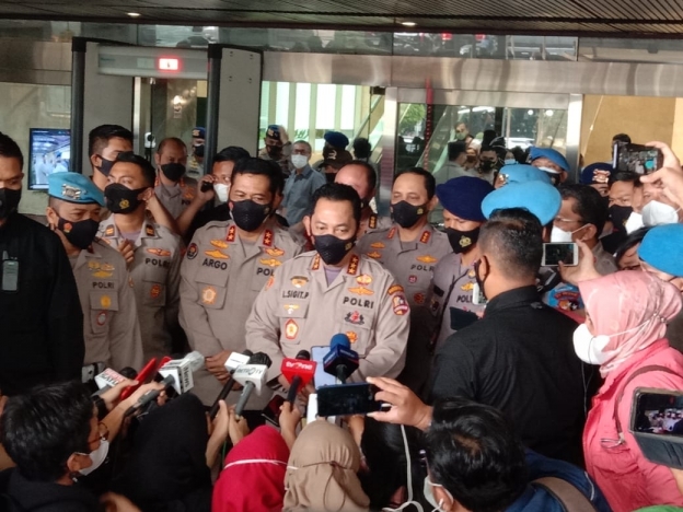 Keterangan Komjen Pol Listyo Sigit yang telah sah menjabat sebagai Kapolri. (Foto: PMJ News/ Fajar). 