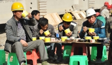 Istirahat makan siang bermanfaat bagi kesehatan fisik dan mental. (Foto:PMJ News/Dok Net).