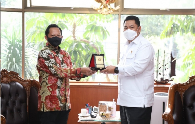 Menteri Dalam Negeri, Tito Karnavian menerima audiensi Kepala BNN. (Foto: PMJ News/Dok Kemendagri).