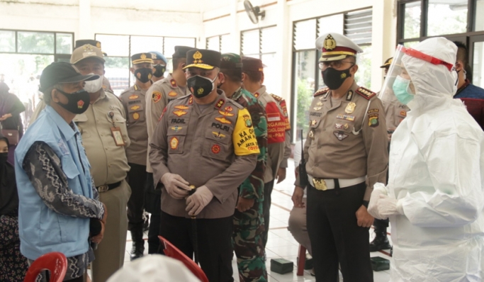 Kapolda Metro Jaya, Irjen Pol Fadil Imran meresmikan Kampung Tangguh Cakra di Pondok Bambu, Duren Sawit. Jakarta Timur. (Foto: PMJ News).