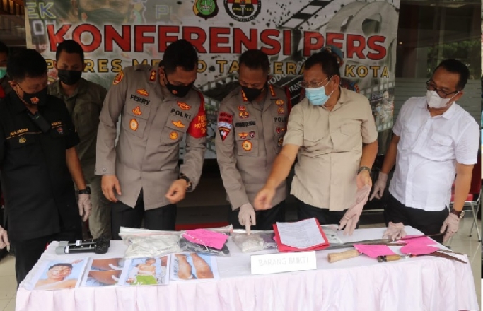 Polres Metro Tangerang Kota menggelar perkara kasus penyiraman air keras. (Foto: PMJ News).