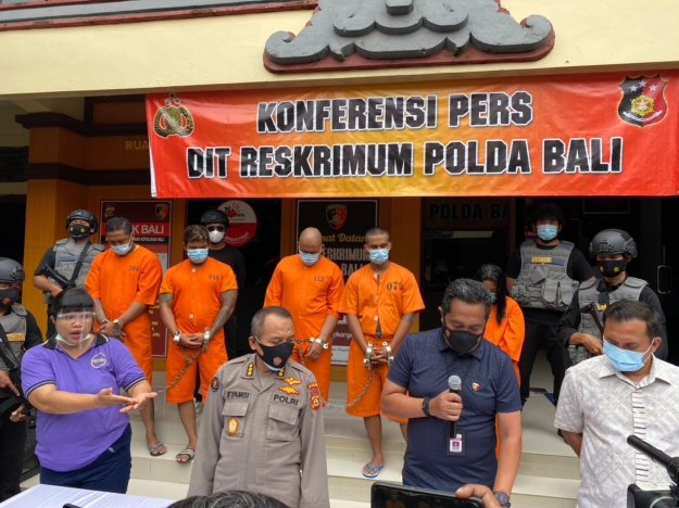 Pernyataan Direktur Reskrimum dan Kabid Humas Polda Bali dan jajarannya. (Foto: PMJ News). 