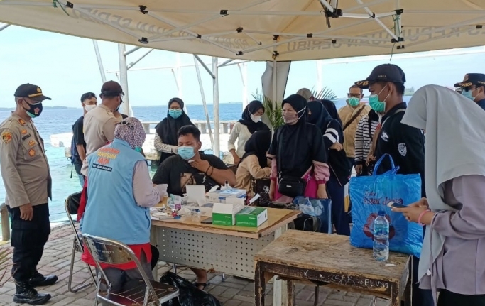 Kampung Tangguh Jaya Pulau Harapan mengetatkan aturan protokol kesehatan. (Foto: PMJ News). 