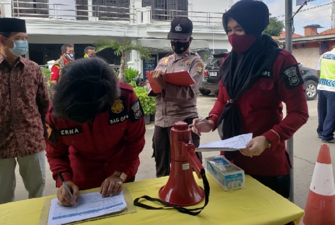 Polrestro Bekasi Kota melakukan penilaian sejumlah Kampung Tangguh Jaya. (Foto: PMJ News).