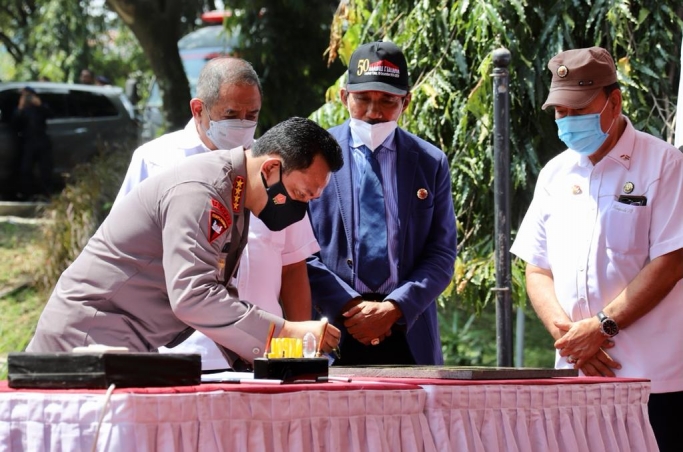 Kapolri meresmikan Monumen Mochammad Jasin di Akademi Kepolisian (Akpol) Semarang. (Foto: PMJ News). 

