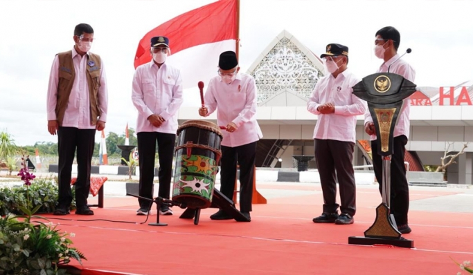 Wapres meresmikan Bandara Haji Muhammad Sidik di Muara Teweh, Kabupaten Barito Utara, Kalteng. (Foto: PMJ News/Dok Net).