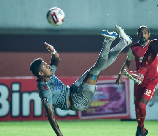 Laga Persib Bandung Vs Persija di Final leg 1 Piala Menpora 2021. (Foto: Instagram Persib). 