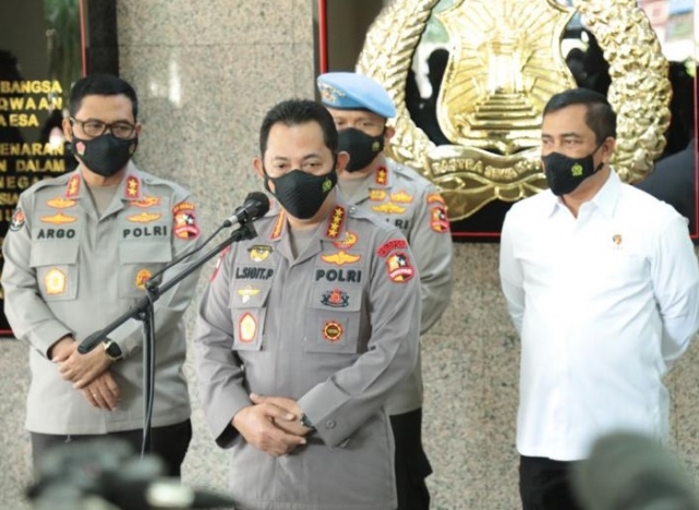 Kapolri Jenderal Listyo Sigit Prabowo saat memberikan keterangan pers. (Foto: PMJ News).