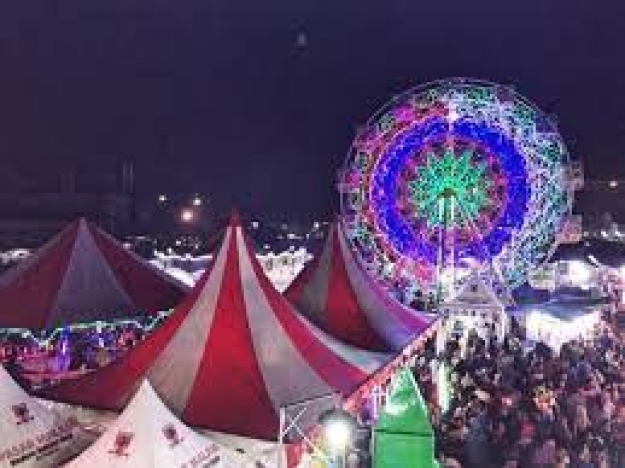 Suasana pasar malam yang digemari anak-anak. (Foto : PMJ/Facebook). 