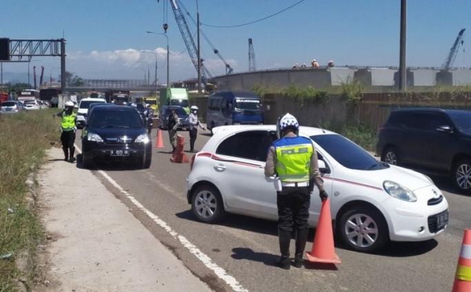 Pos penyekatan di wilayah Bogor. (Foto: Dok Net)