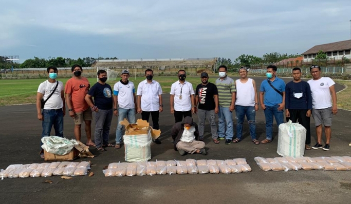 Polres Metro Tangerang Kota berhasil menggagalkan penyelundupan dan pengiriman narkotika jenis ganja seberat 64 kilogram. (Foto: PMJ News).