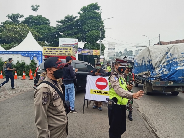 Penyekatan mudik di Tol Cikupa. (Foto : Dok PMJ). 