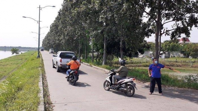 Jalur tikus menuju Kerawang yang dilewati pemudik. (Foto: Dok Net)