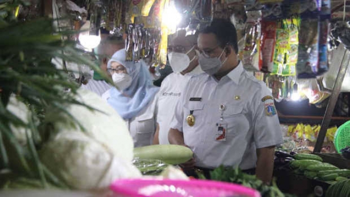 Gubernur DKI Jakarta melakukan sidak di pasar tradisional. (Foto: Dok Net/ Istimewa)