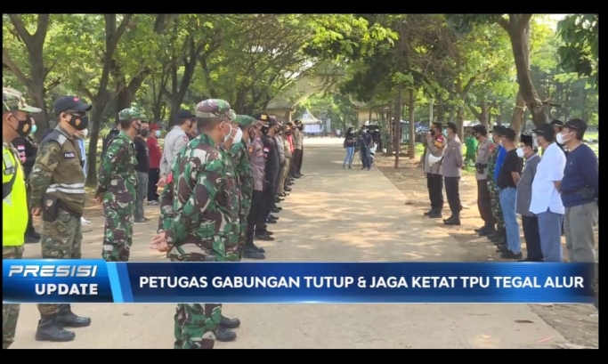 Pengamanan ketat di TPU Tegal Alur dalam antisipasi kerumunan penziarah. (Foto: PMJ News/ Tangkapan Layar Presisi Update TV Radio Polri). 